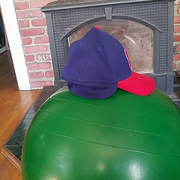 NEW ERA PHILLIES WINTER HAT - Picture 5 of 6